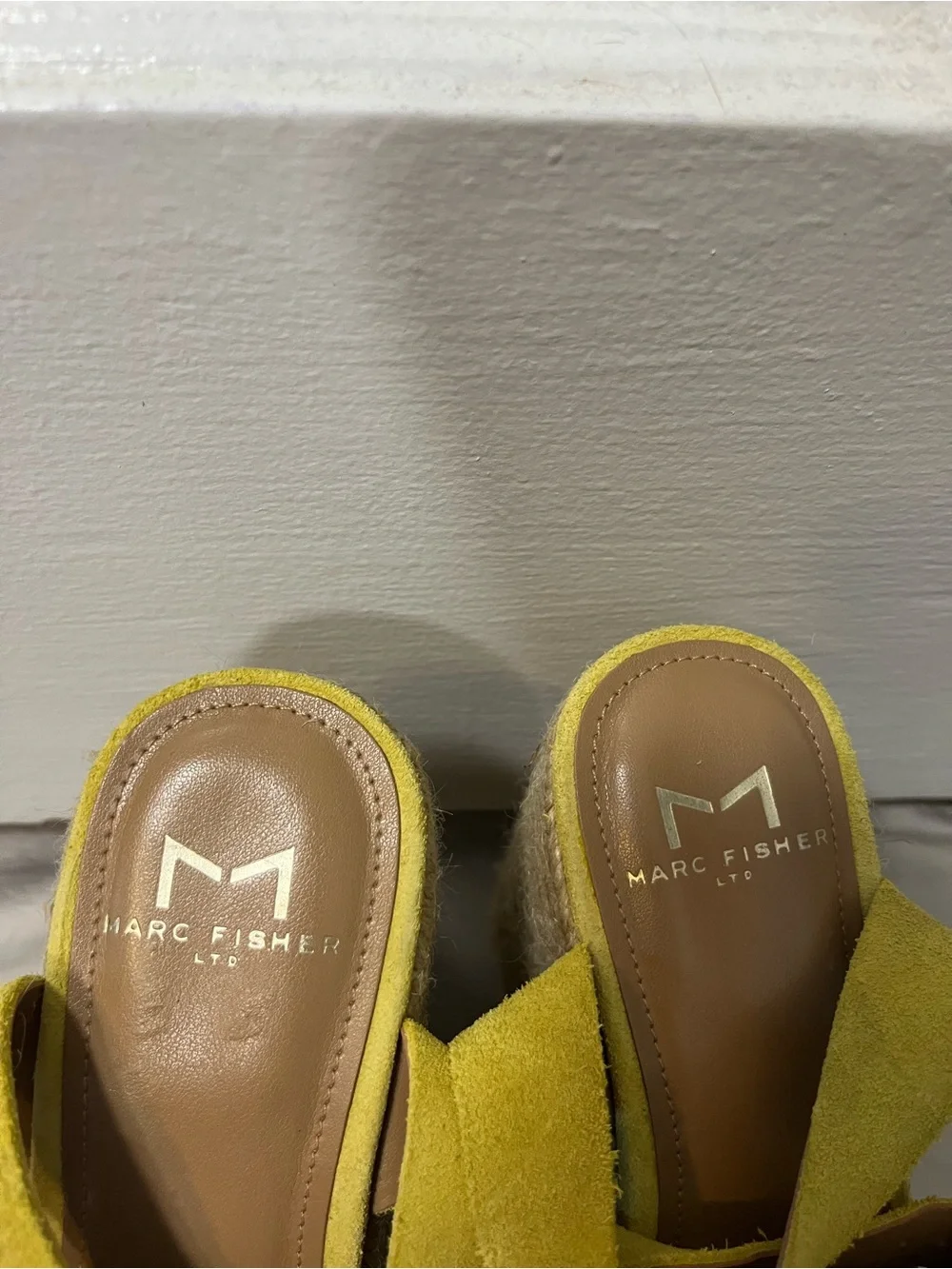 🛍️SALE🛍️Marc fisher yellow suede odilia espadrille platform jute sandals sz 6
